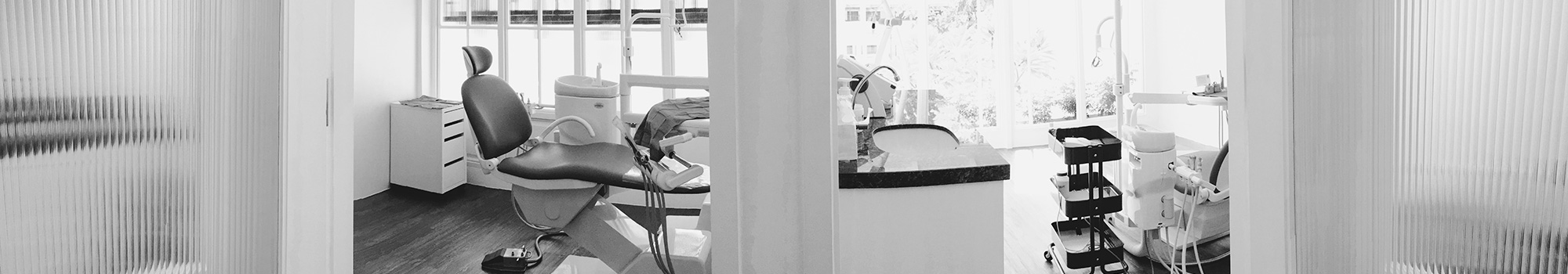 04_whiteroom_meetingspace-2000x350-2-3 04_whiteroom_meetingspace-2000x350-2-3